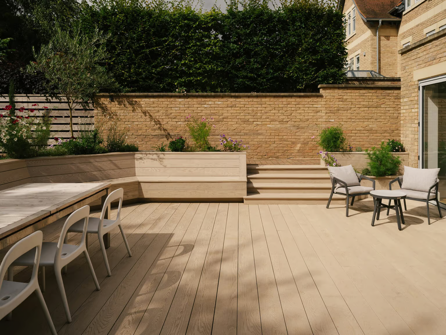 Warm, natural texture with lasting performance